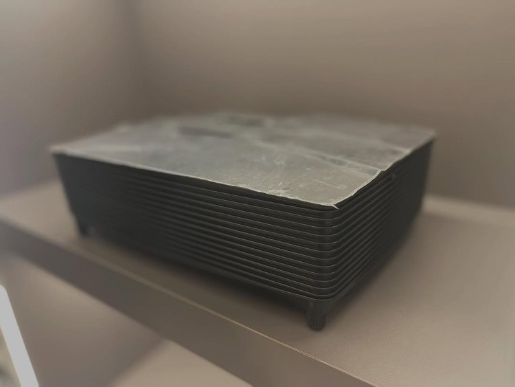 ویدئو پروژکتور Dell مدل 1220 (با لامپ در حد نو)