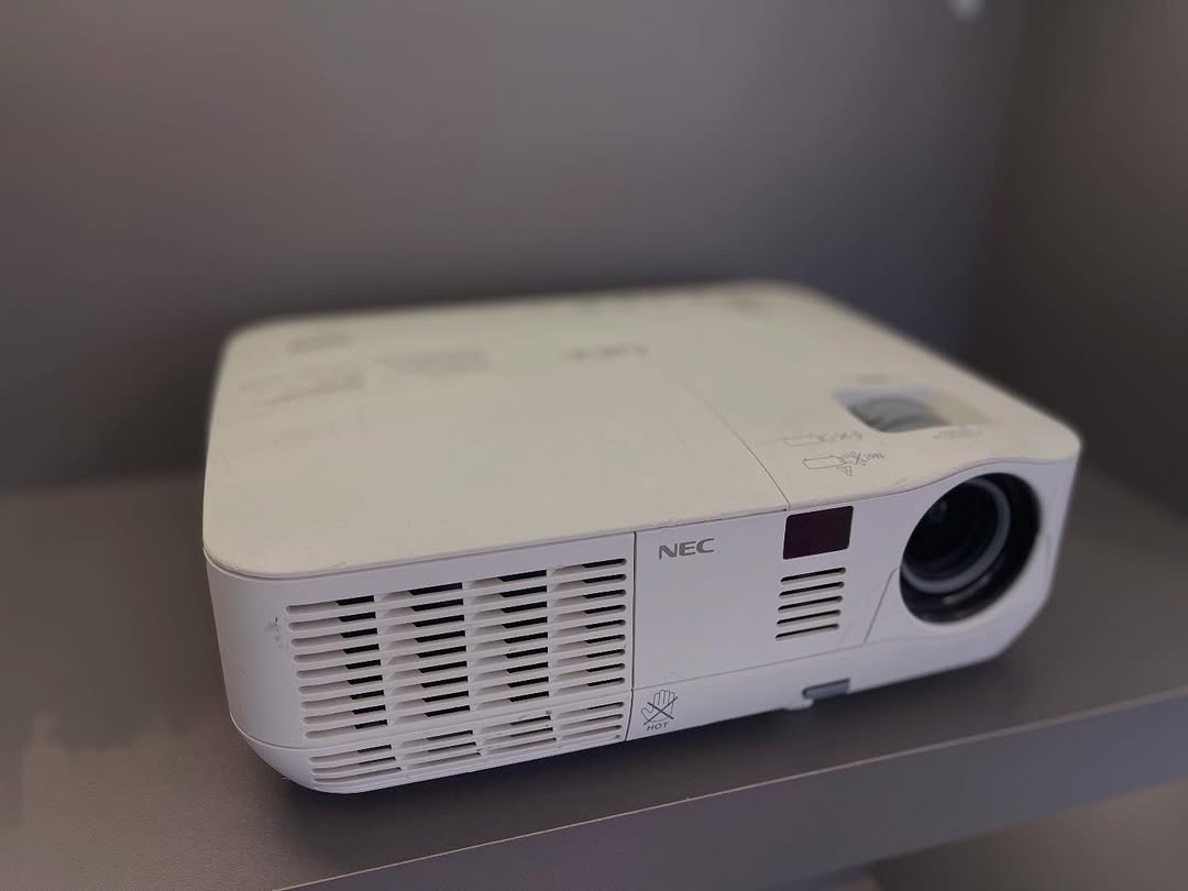 ویدئو پروژکتور  NEC مدل V300x