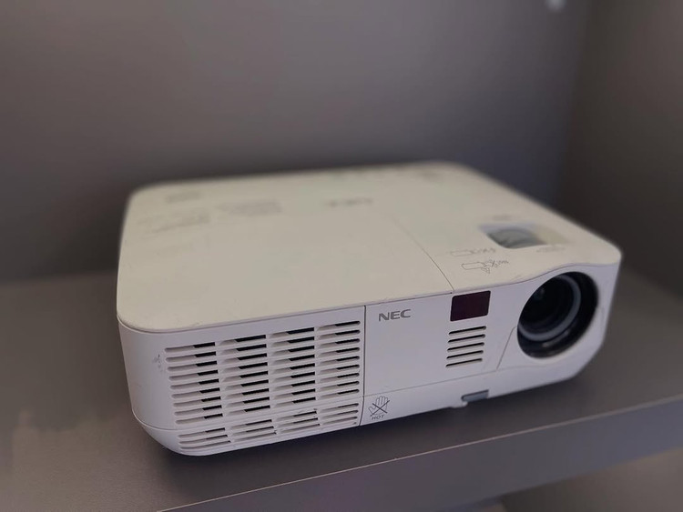 ویدئو پروژکتور NEC مدل V300x