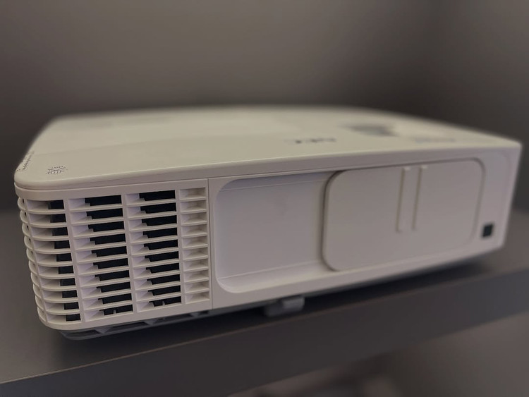 ویدئو پروژکتور NEC مدل PE401H