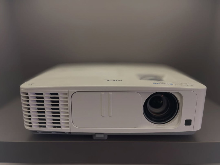 ویدئو پروژکتور NEC مدل PE401H