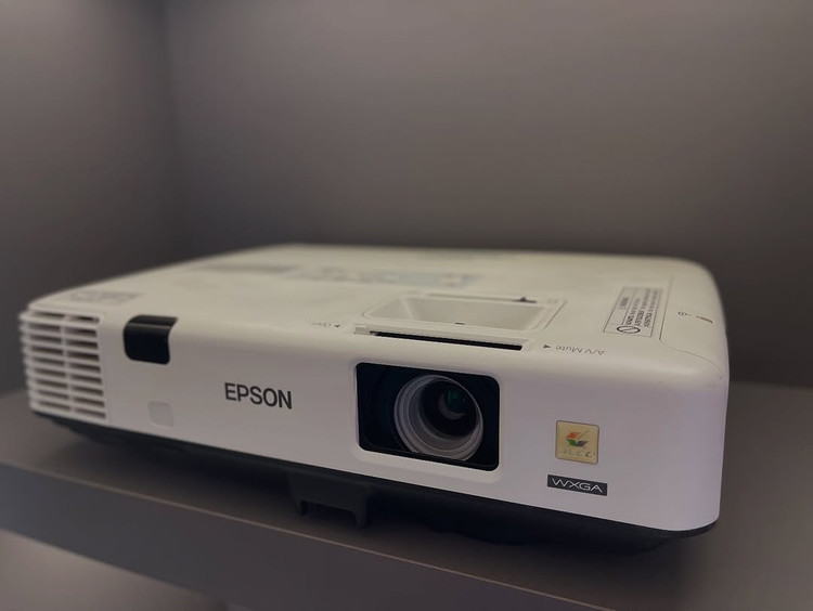 ویدئو پروژکتور EPSON مدل EB-1940w