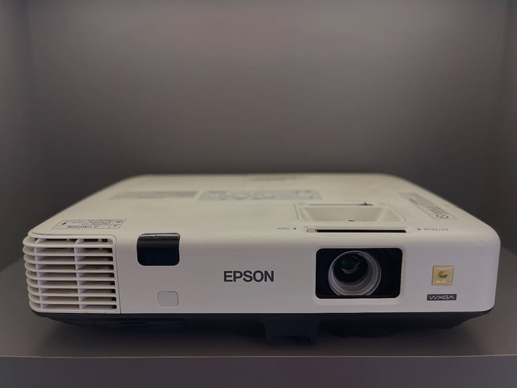 ویدئو پروژکتور EPSON مدل EB-1940w