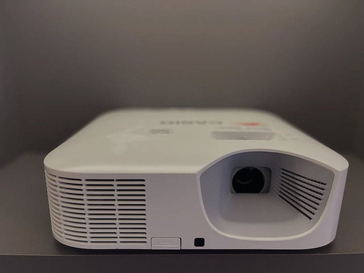 ویدئو پروژکتور لیزری CASIO مدل XJ-V100W