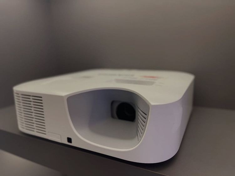 ویدئو پروژکتور لیزری CASIO مدل XJ-V100W