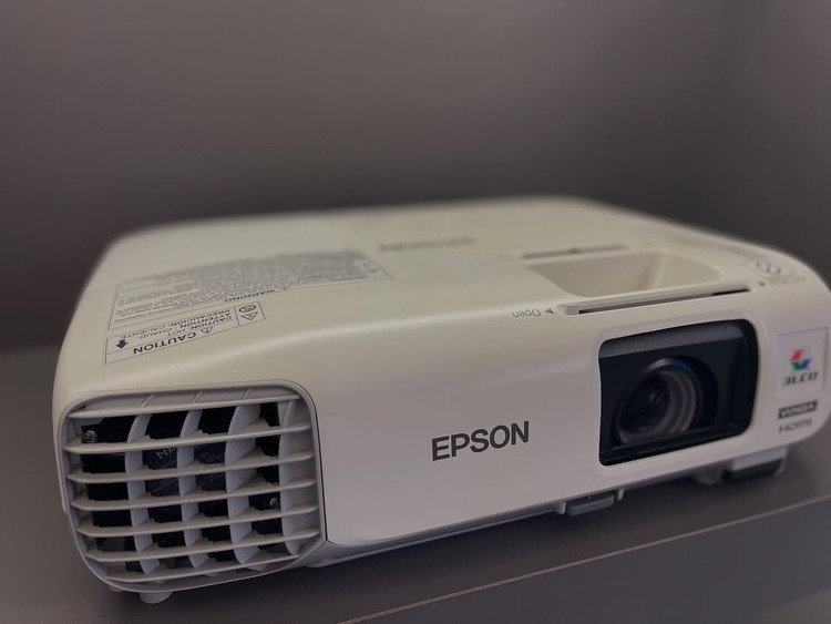 ویدئو پروژکتور EPSON مدل 99WH