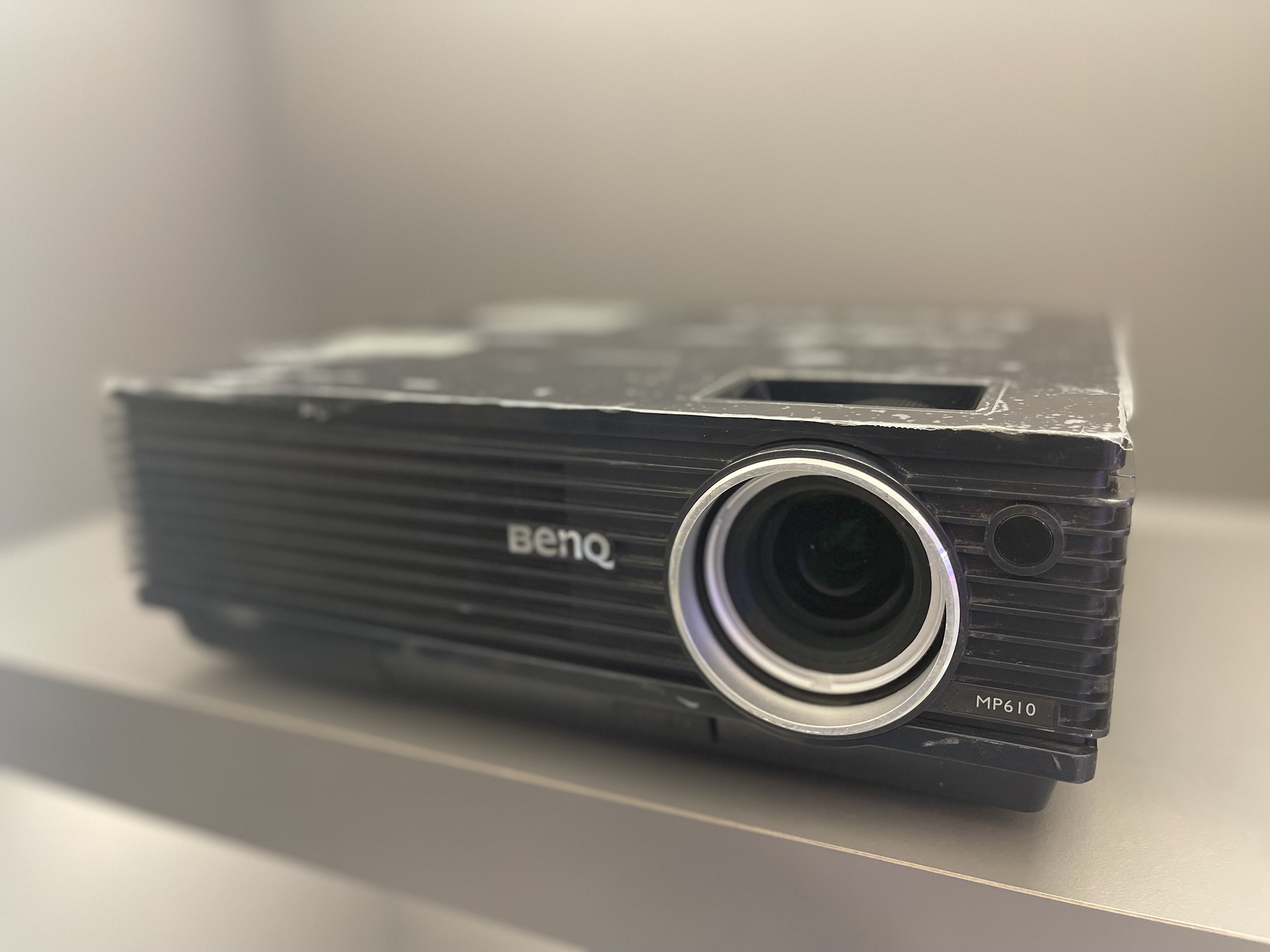 ویدئو پروژکتور  BenQ مدل MP610