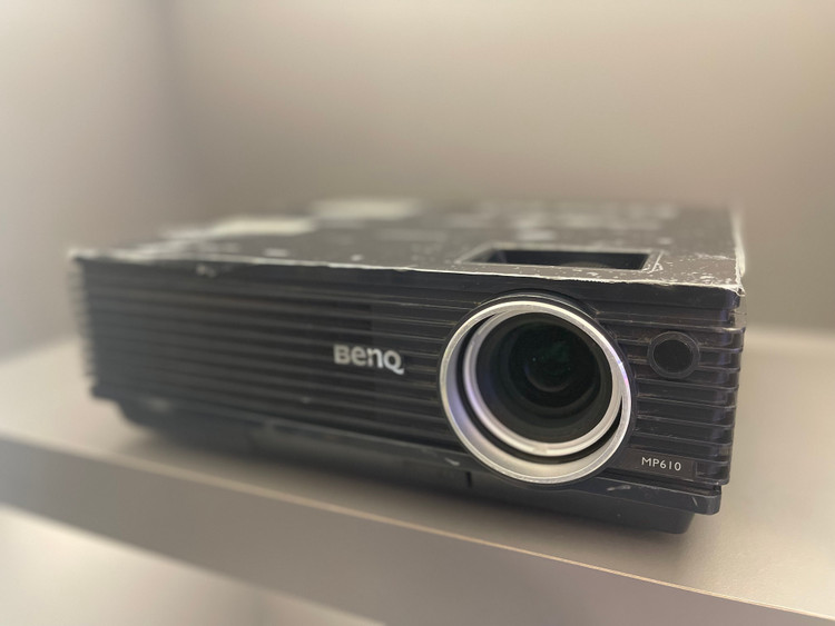 ویدئو پروژکتور BenQ مدل MP610