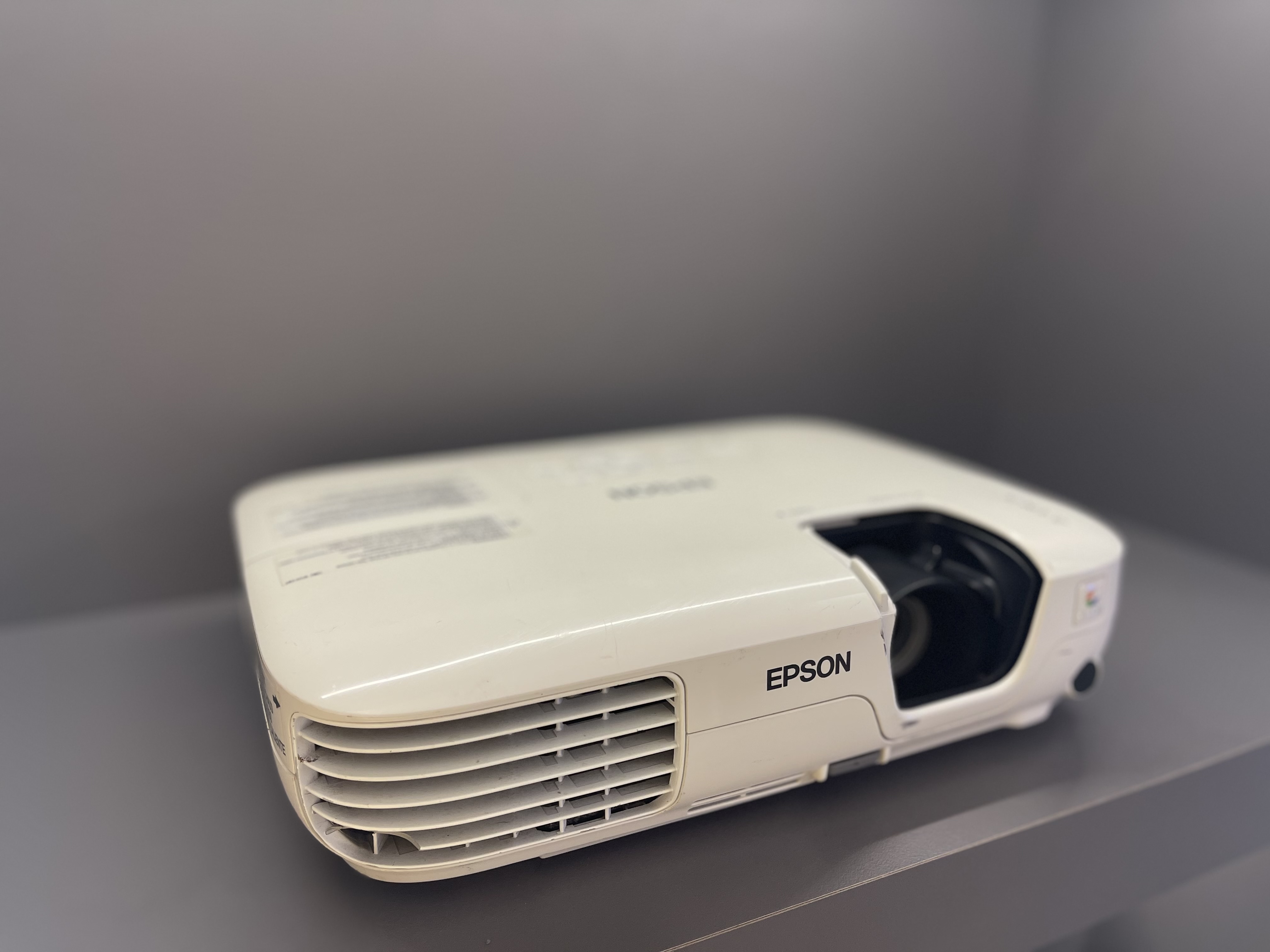 ویدئو پروژکتور EPSON مدل VGA