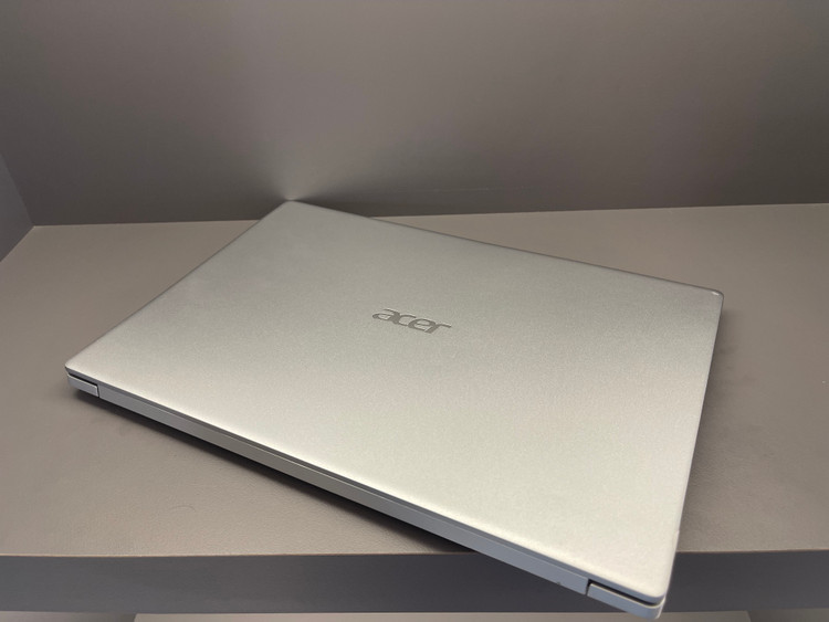 لپ تاپ استوک 14 اینچ Acer SWIFT 3 بدنه فلزی