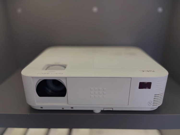 ویدئو پروژکتور ان ای سی NEC NP-M322w