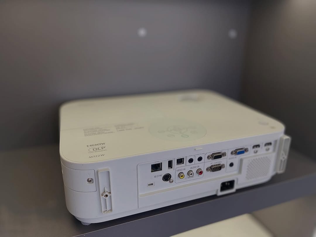 ویدئو پروژکتور ان ای سی  NEC NP-M322w