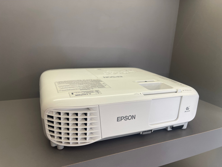 ویدئو پروژکتور اپسون EPSON Powerlite 108 (دستگاه نسل جدید | لامپ در حد نو | میزان نور عالی)