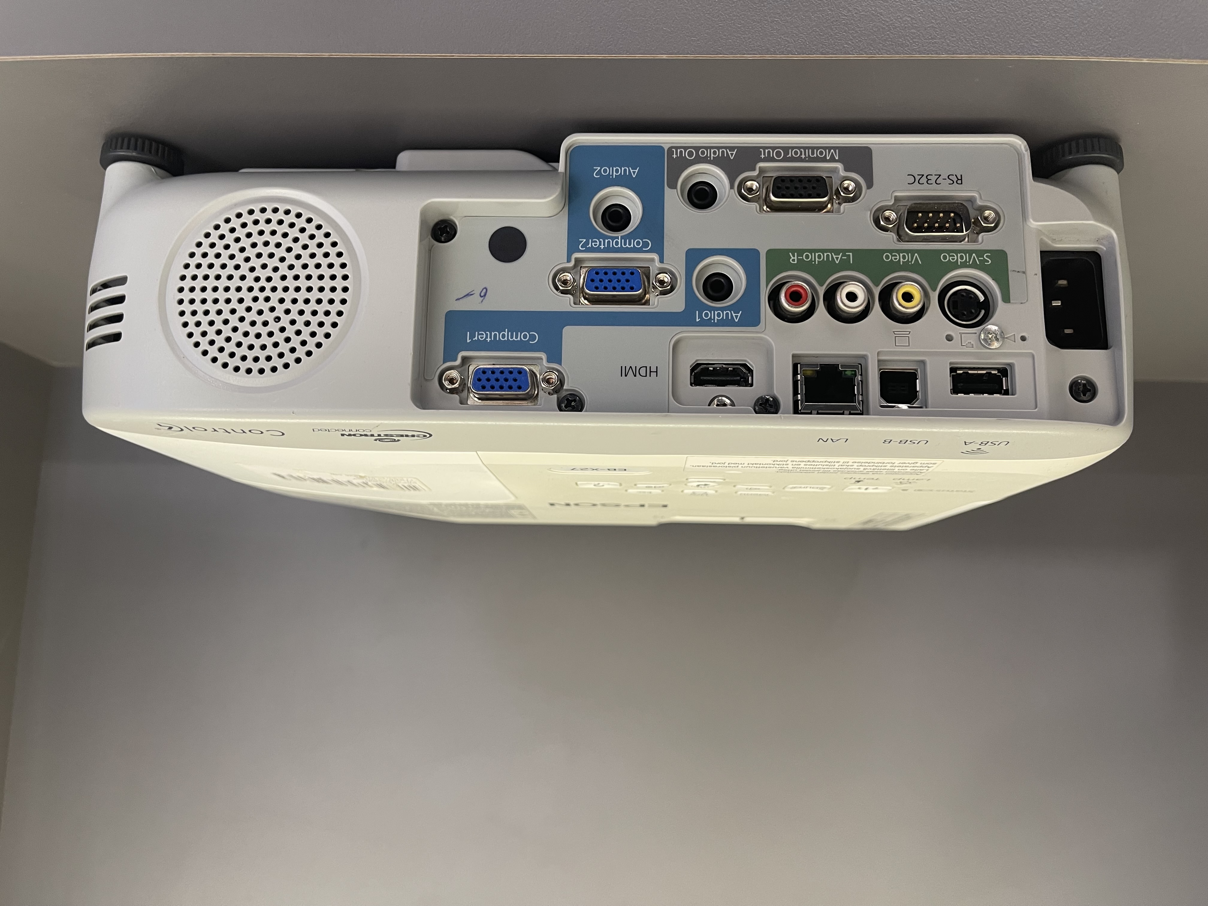 ویدئو پروژکتور اپسون EPSON Powerlite X27 (لامپ در حد نو | میزان نور عالی)