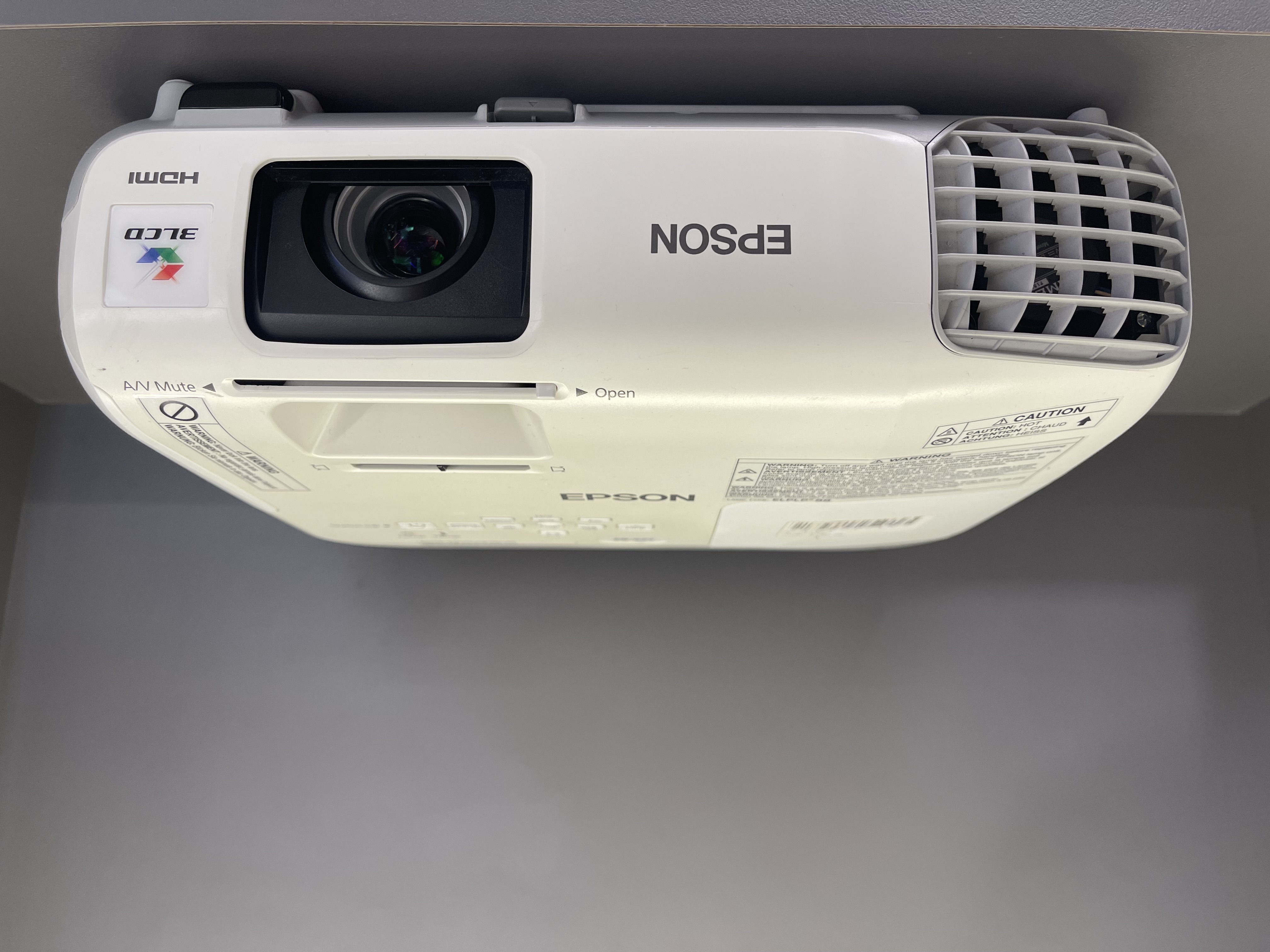 ویدئو پروژکتور اپسون EPSON Powerlite X27 (لامپ در حد نو | میزان نور عالی)