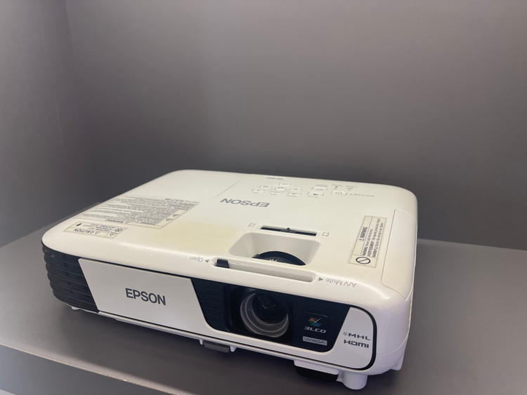 ویدئو پروژکتور اپسون EPSON EB-W31 (دستگاه نسل جدید | لامپ در حد نو | نور و کیفیت تصویر عالی+)