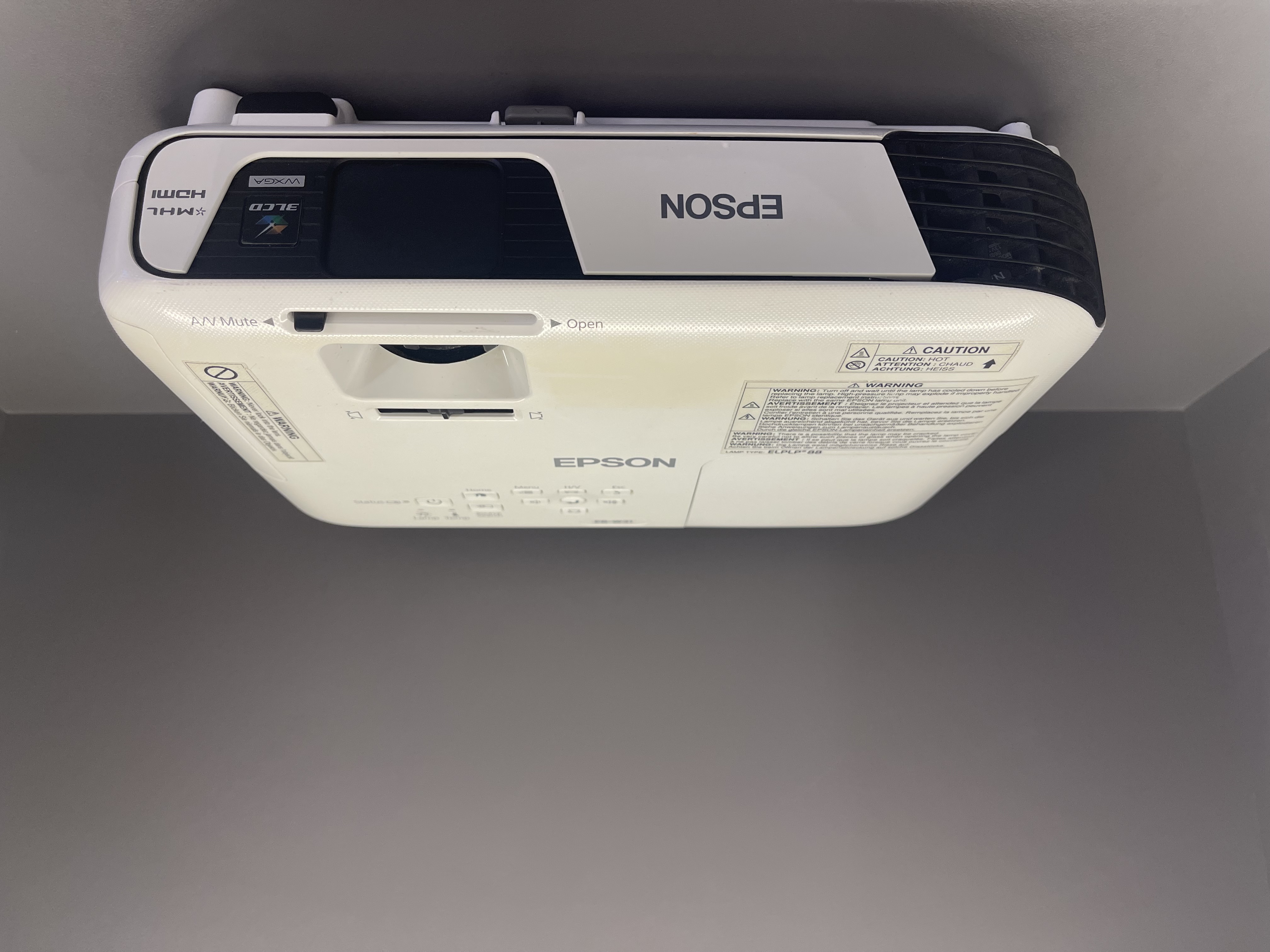 ویدئو پروژکتور اپسون EPSON EB-W31  (دستگاه نسل جدید | لامپ در حد نو | نور و کیفیت تصویر عالی+)