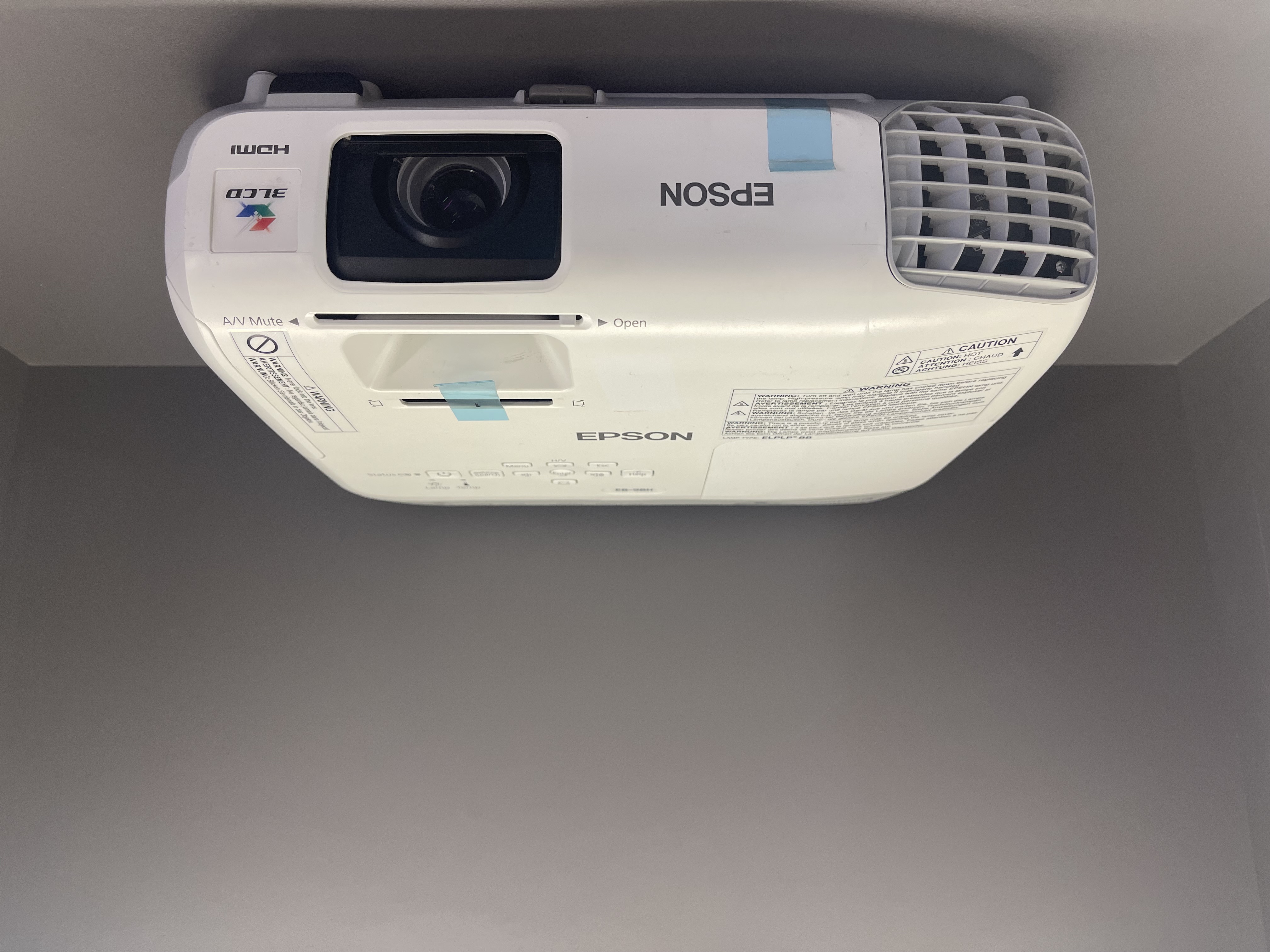 ویدئو پروژکتور اپسون EPSON Powerlite 98H (با لامپ نو - دستگاه کم کارکرد) (میزان نور عالی++)