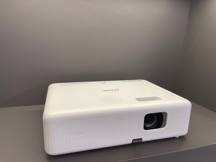 ویدئو پروژکتور اپسون EPSON CO-W01 (کارکرد واقعی دستگاه فقط 31 ساعت | همراه با کارتن و کنترل اصلی اپسون)