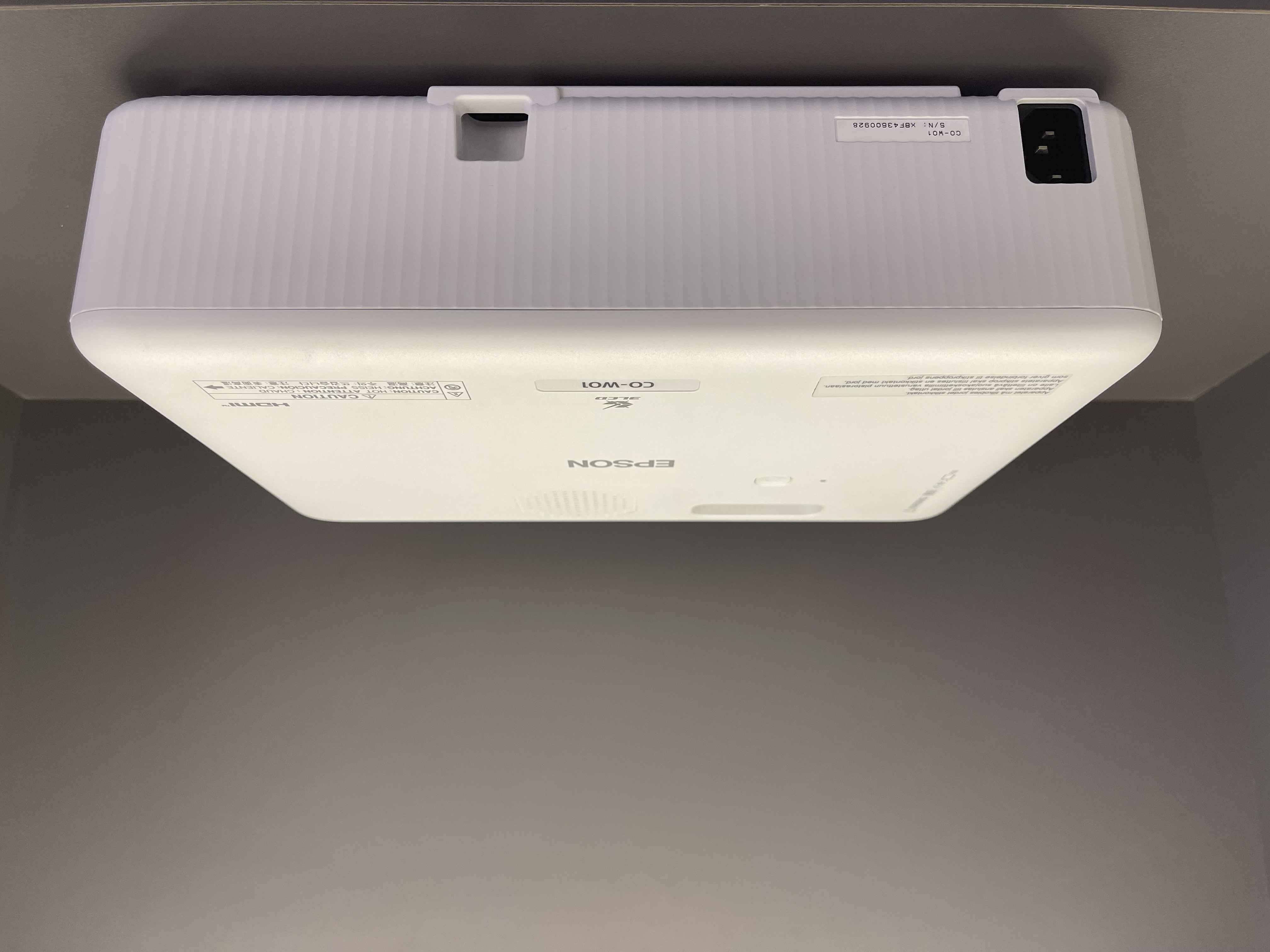 ویدئو پروژکتور اپسون EPSON CO-W01 (کارکرد واقعی دستگاه فقط 31 ساعت | همراه با کارتن و کنترل اصلی اپسون)