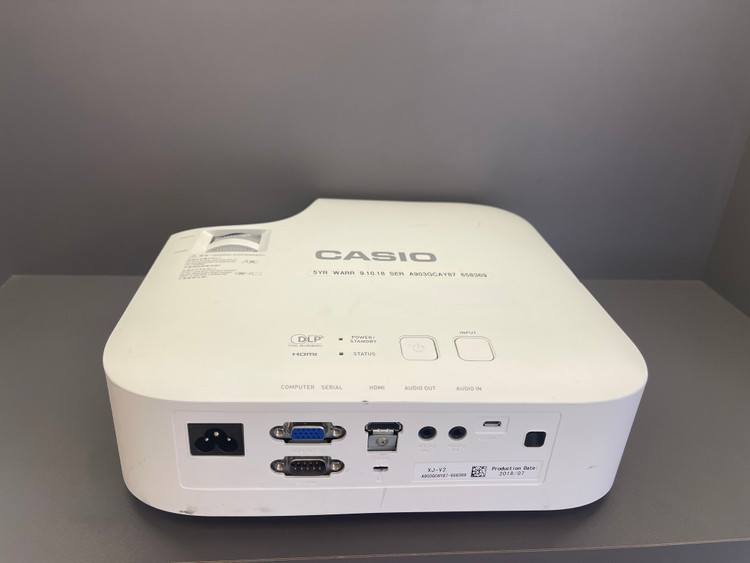 ویدئو پروژکتور لیزری CASIO مدل XJ-V2 (دستگاه کم کارکرد | کیفیت تصویر و نور بسیار عالی+)
