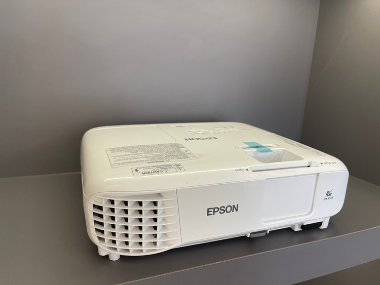 ویدئو پروژکتور اپسون EPSON Powerlite X49 (دستگاه نسل جدید | کیفیت تصویر و میزان نور بسیار خوب+)