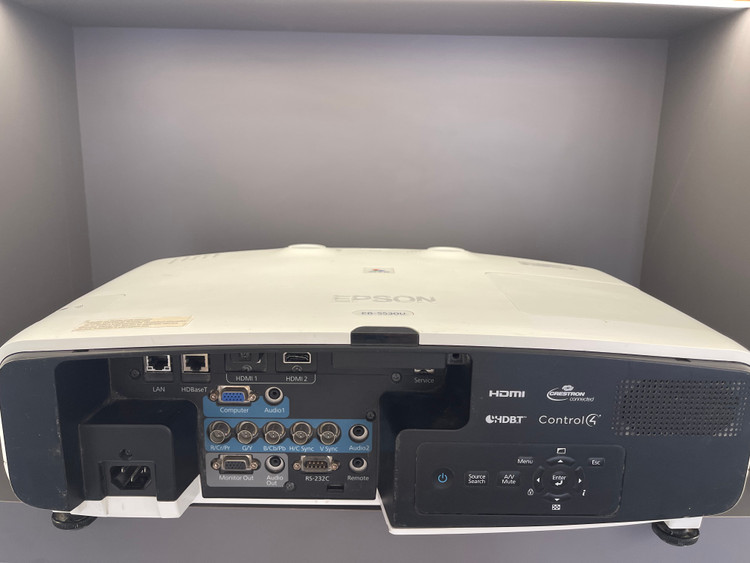 ویدئو پروژکتور FULL HD اپسون سری سالنی EPSON Powerlite 5530U (کیفیت تصویر عالی++ | میزان نور عالی++)